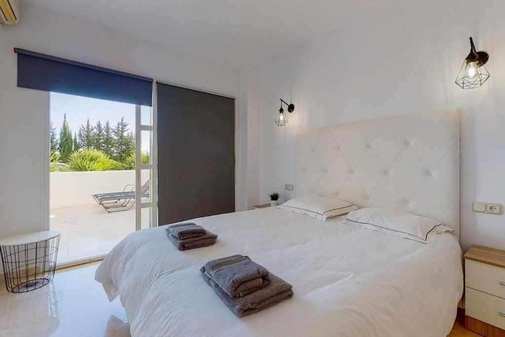 Huoneisto Gran Terraza Con Piscina Junto A Mijas Golf