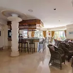 GOLFÛT - Acogedor apartamento en resort con piscina junto al campo de golf